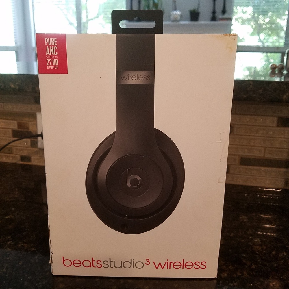 Beatsstudio3 wireless headphones
